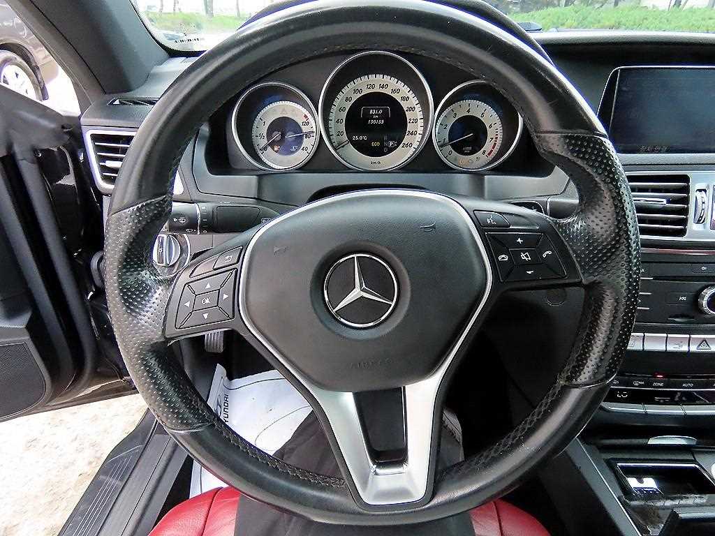 Mercedes Benz E class - Vista 8