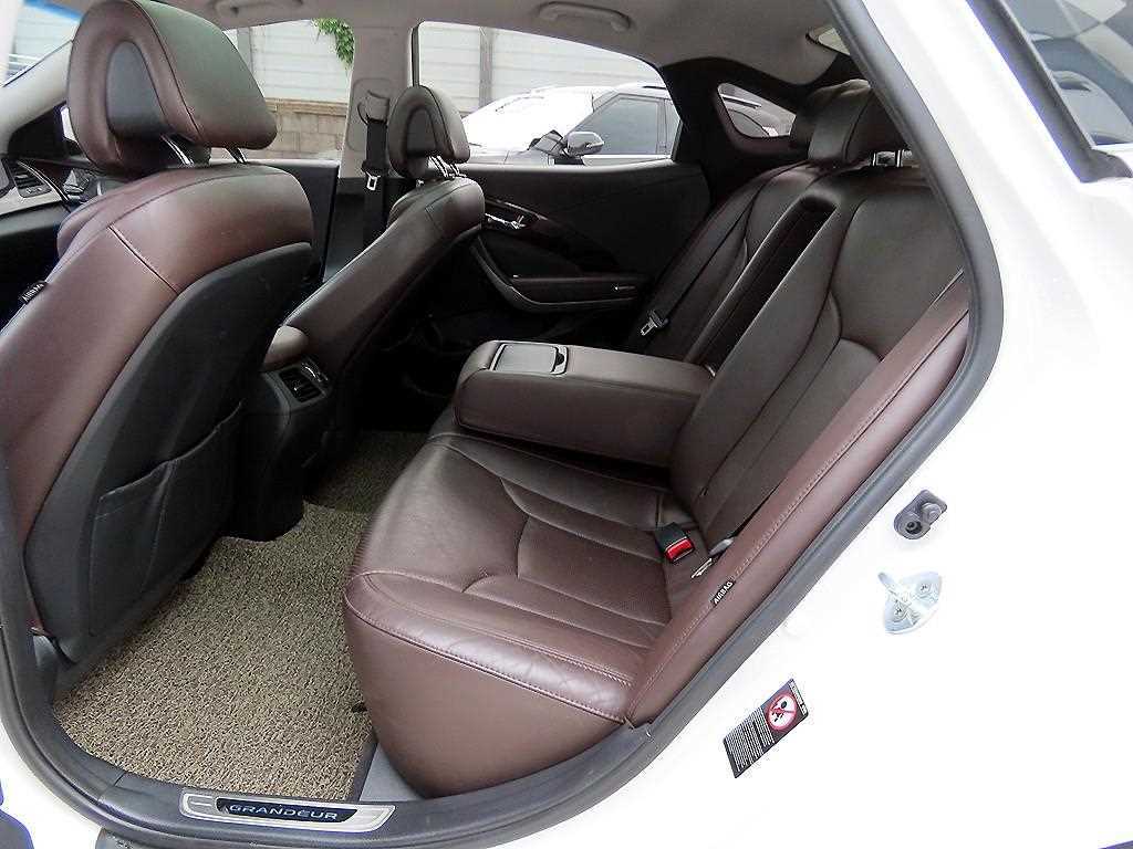 HYUNDAI Grandeur - Vista 6