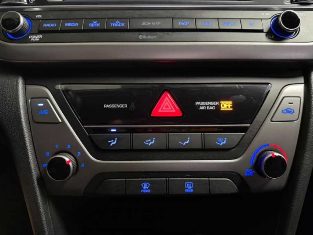 HYUNDAI Avante - Vista 11