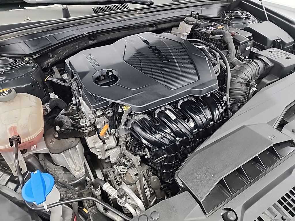 KIA K8 - Vista 5
