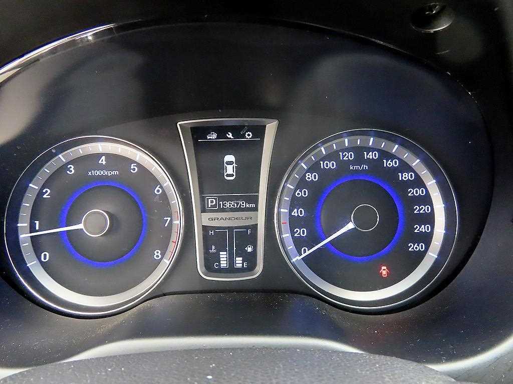 HYUNDAI Grandeur - Vista 9