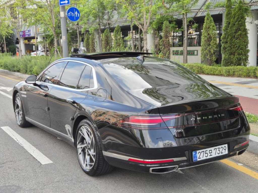 Genesis G90 - Vista 7