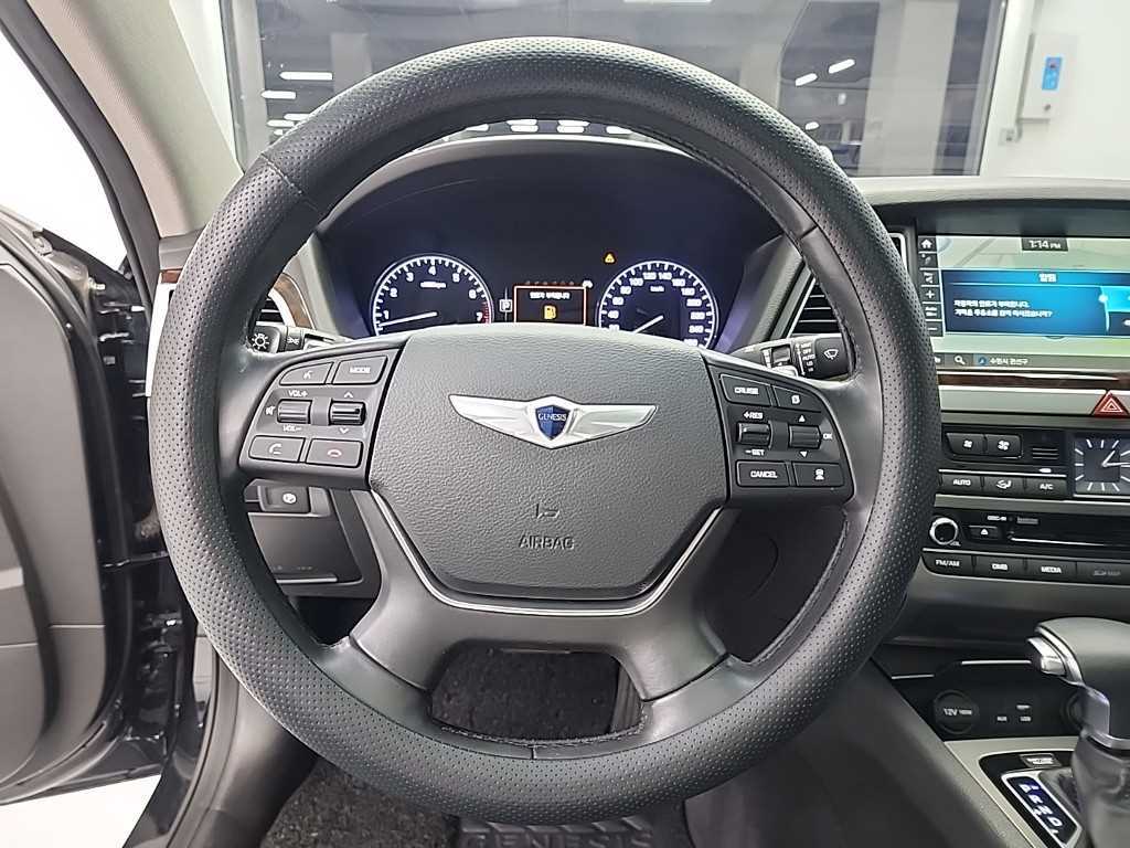 HYUNDAI Genesis - Vista 9