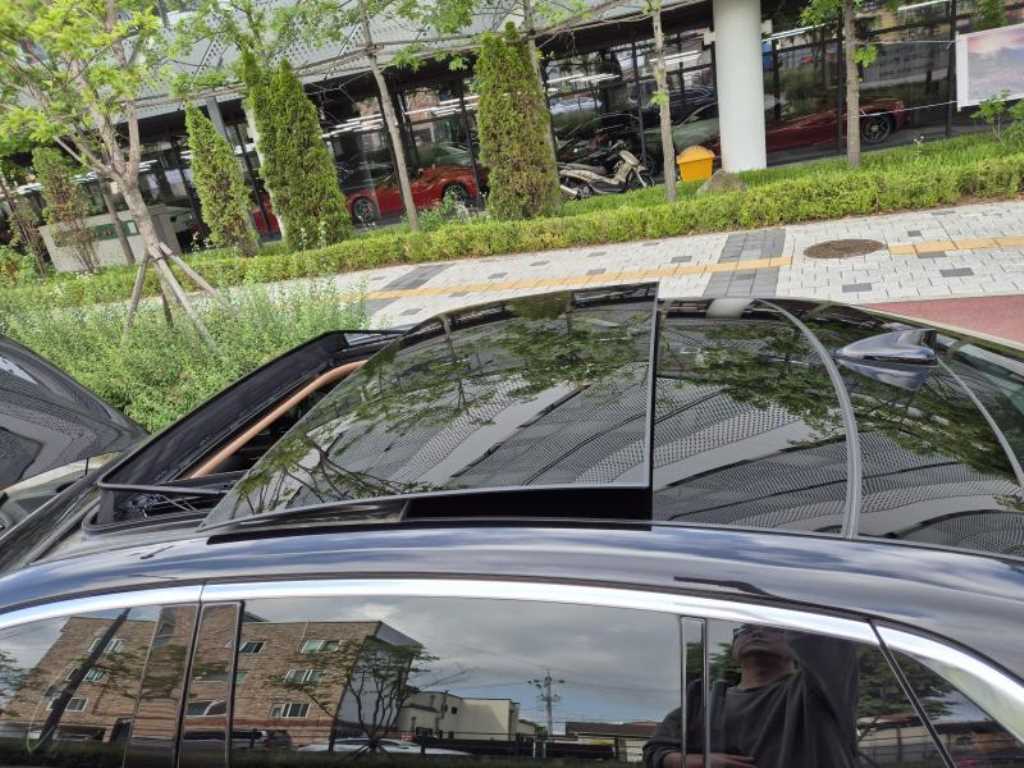 Genesis G90 - Vista 10