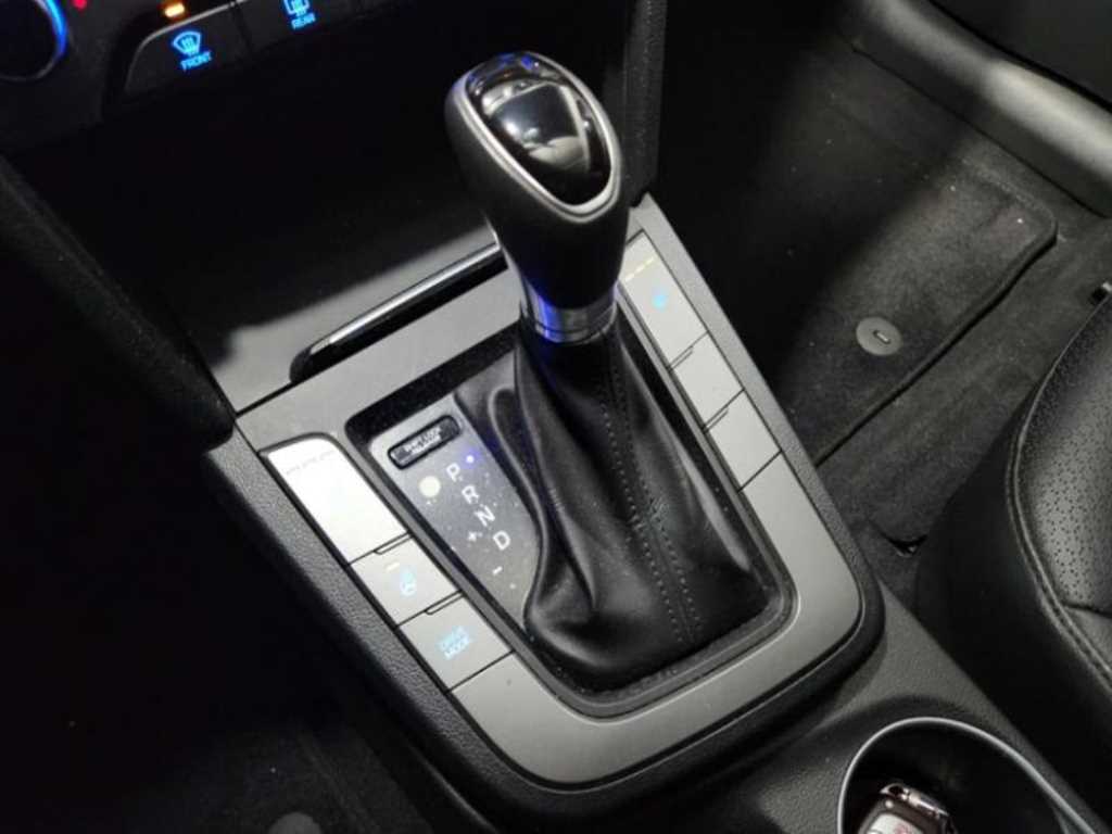 HYUNDAI Avante - Vista 12