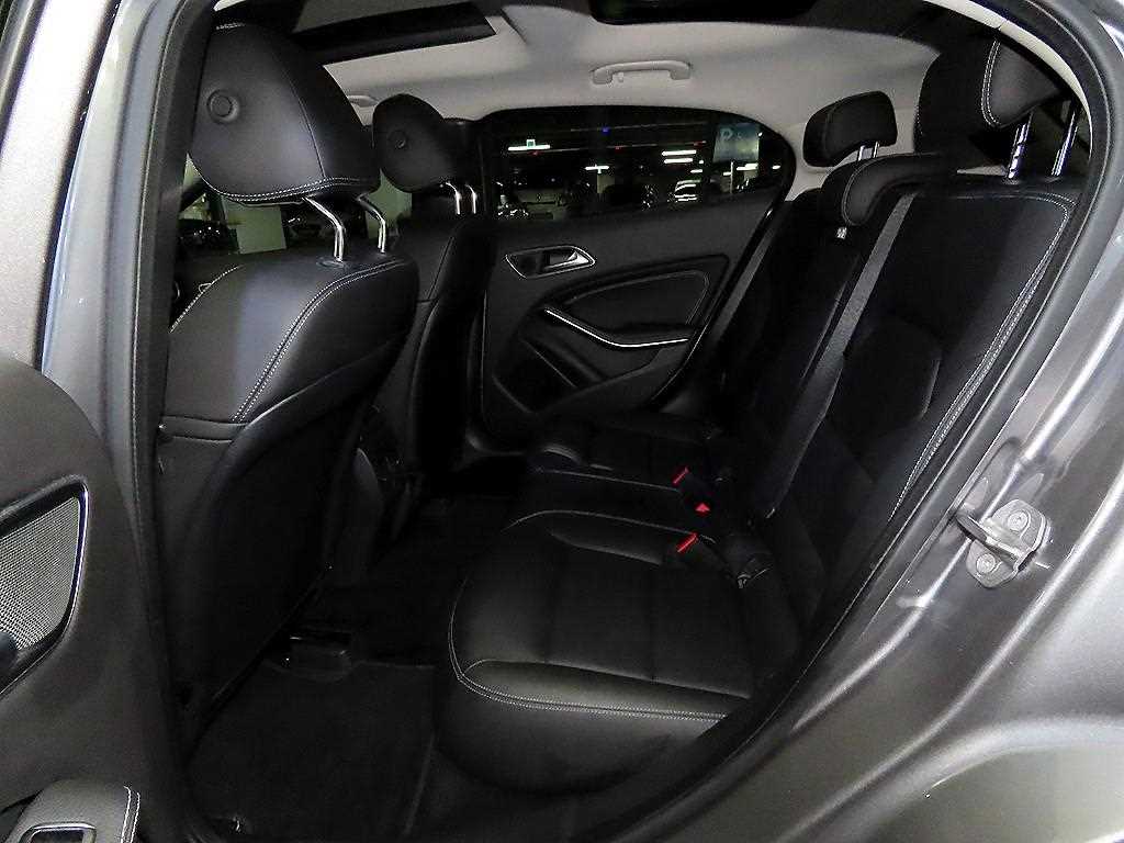 Mercedes Benz GLA Class - Vista 7