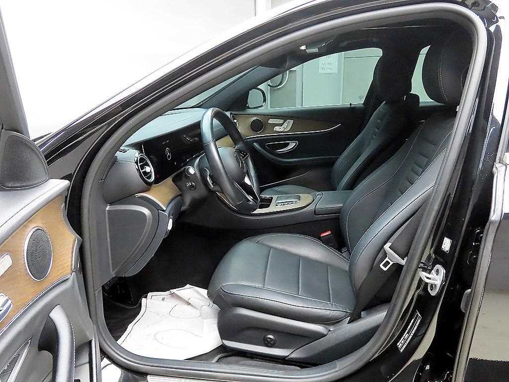 Mercedes Benz E class - Vista 5