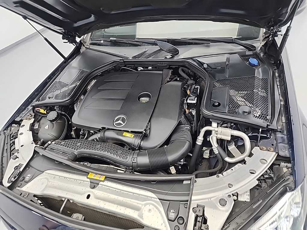 Mercedes Benz C Class - Vista 5