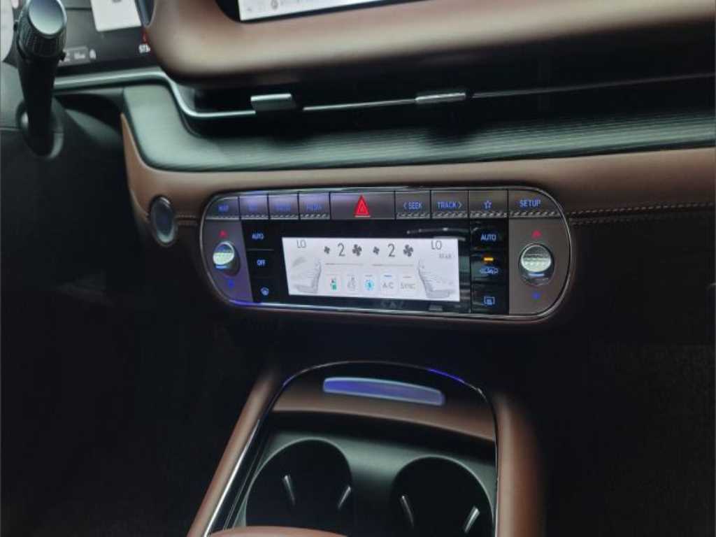 Genesis G90 - Vista 11
