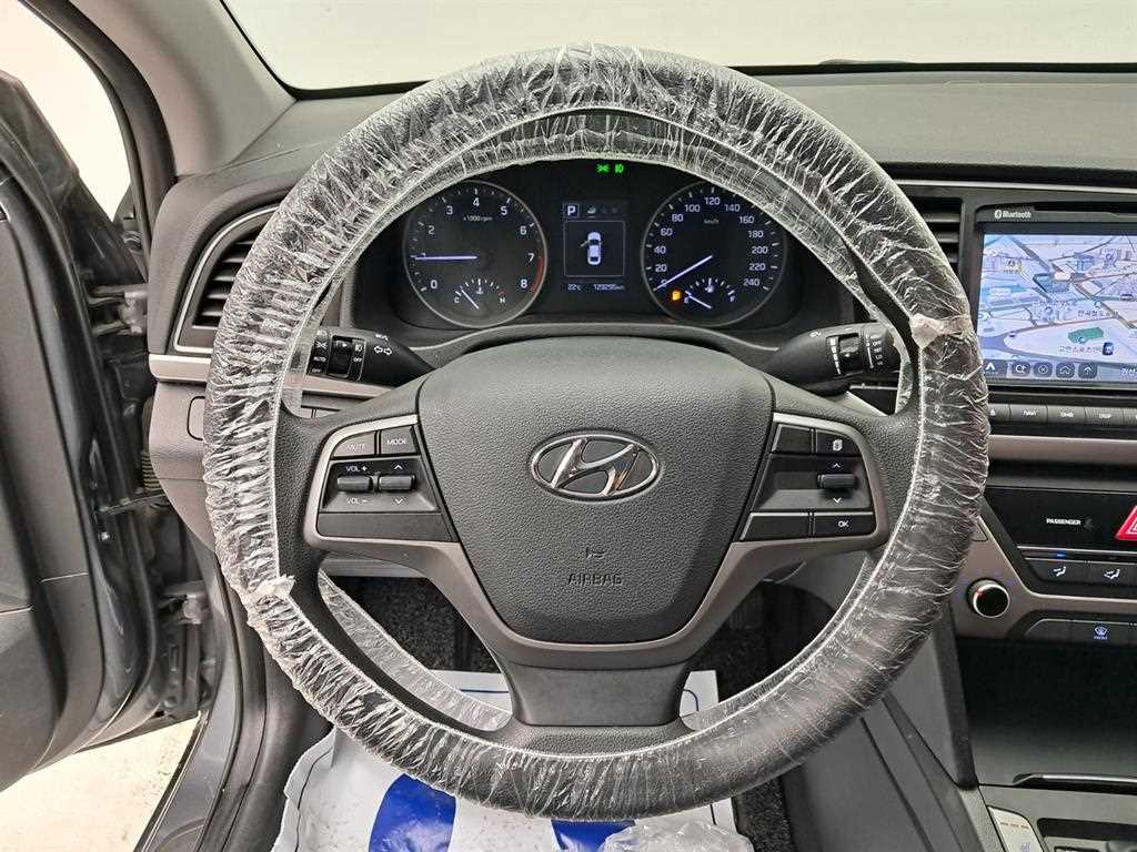 HYUNDAI Avante - Vista 7
