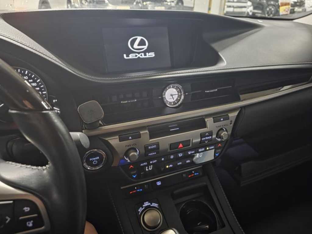Lexus ES - Vista 8