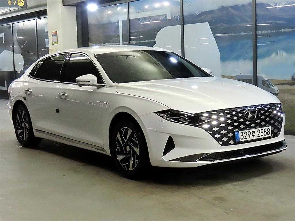 HYUNDAI Grandeur - Vista 2