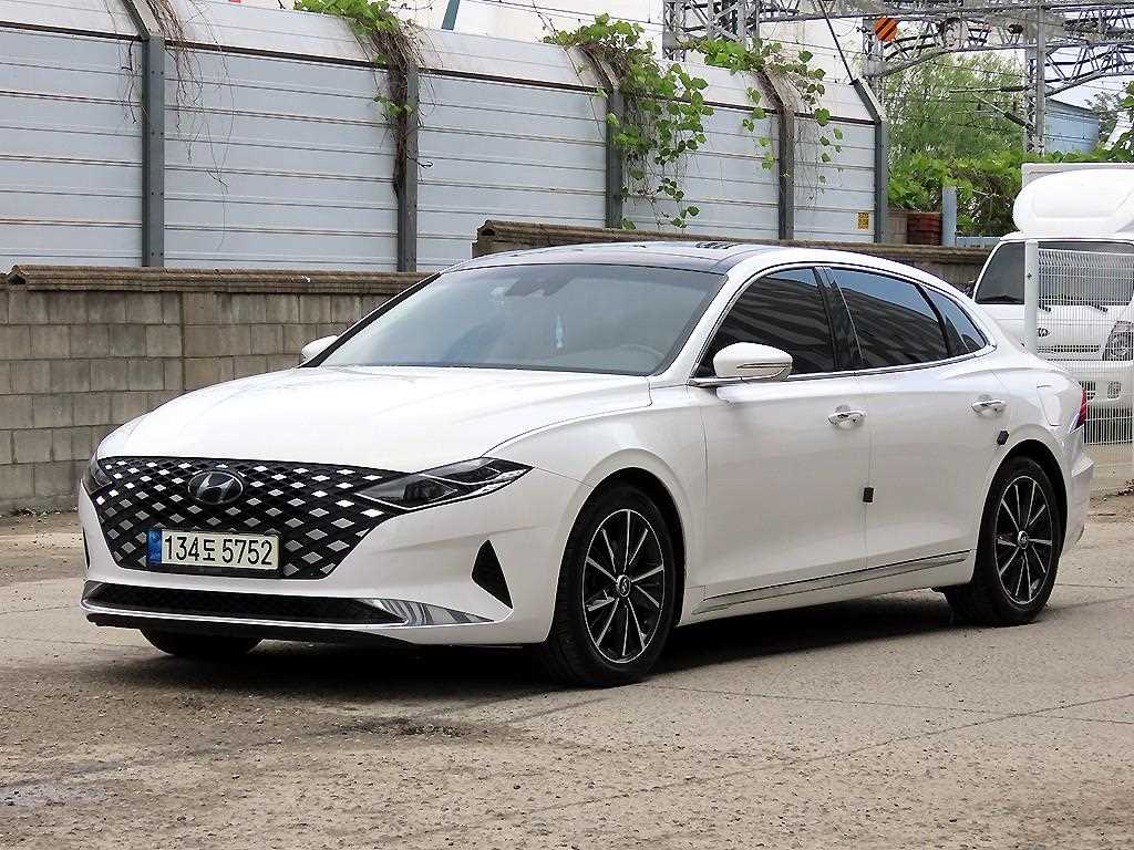 HYUNDAI Grandeur - Vista 2