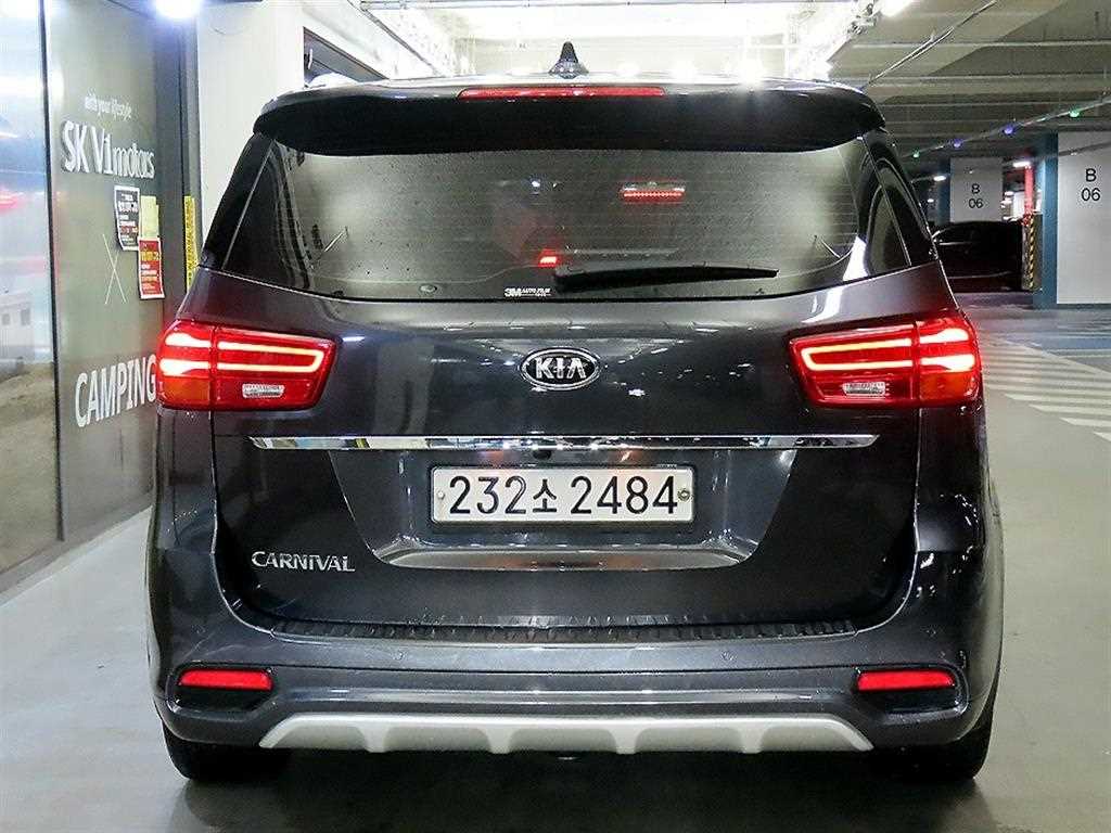 KIA Carnival - Vista 5