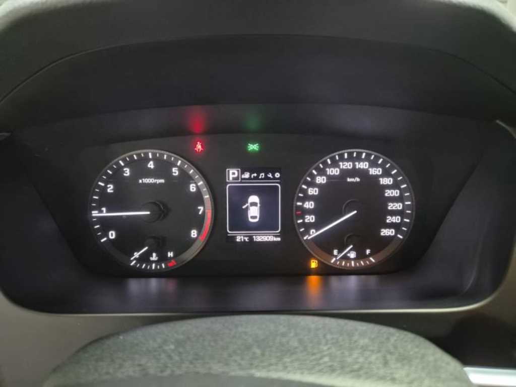HYUNDAI Sonata - Vista 6