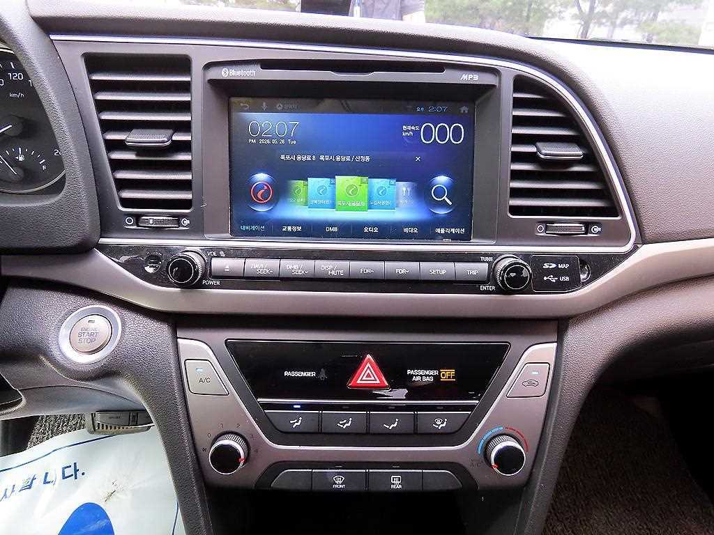 HYUNDAI Avante 2017 Blanco - Importación desde Corea - HF Imports Iquique - Foto 13