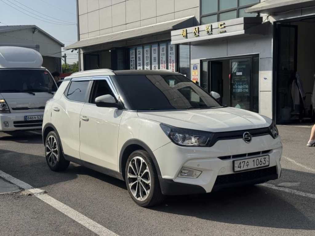 Ssangyong Tivoli 2017 Blanco - Importación desde Corea - HF Imports Iquique - Foto 1