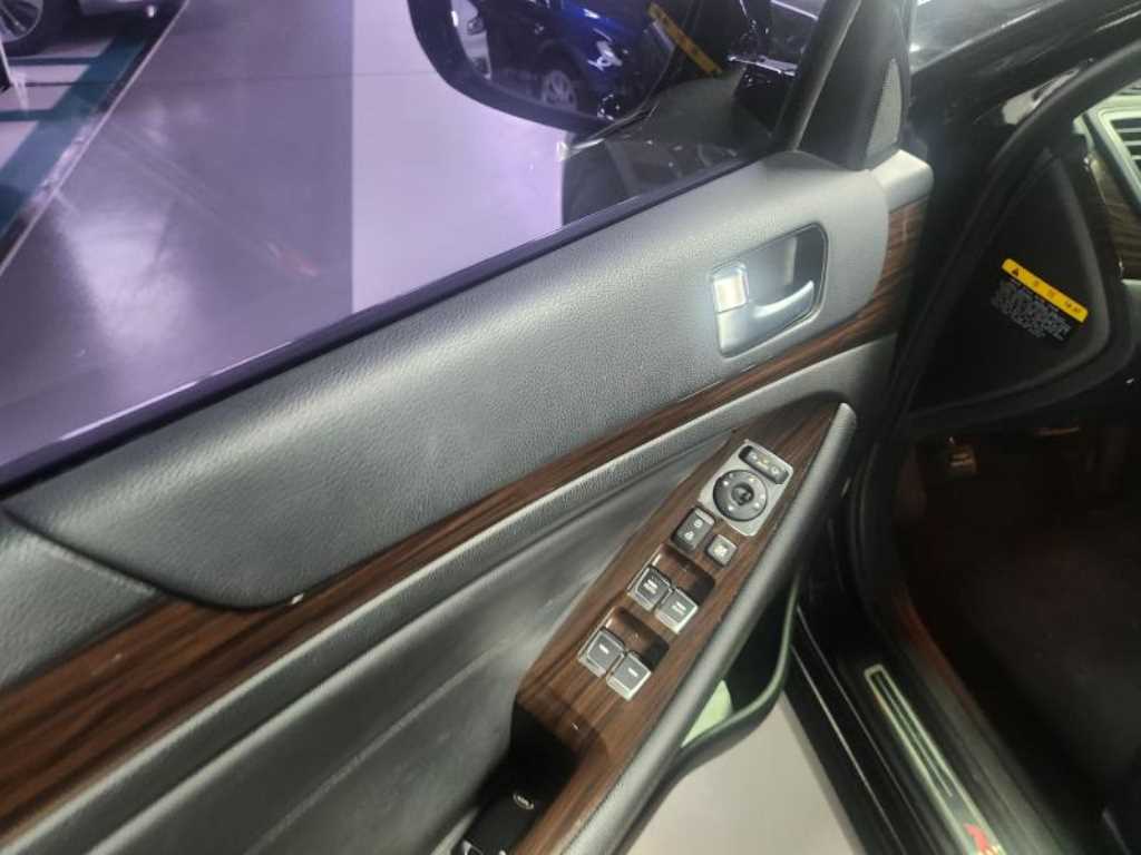 KIA K7 - Vista 8