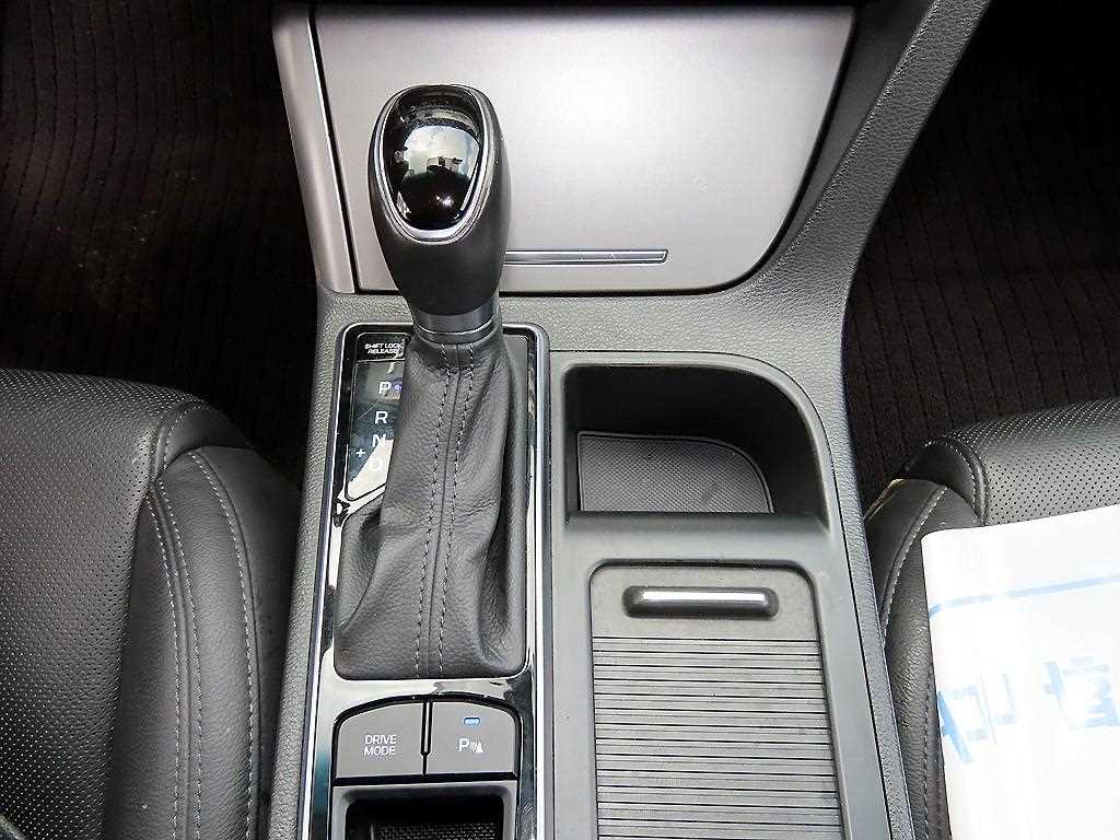 HYUNDAI Sonata - Vista 10