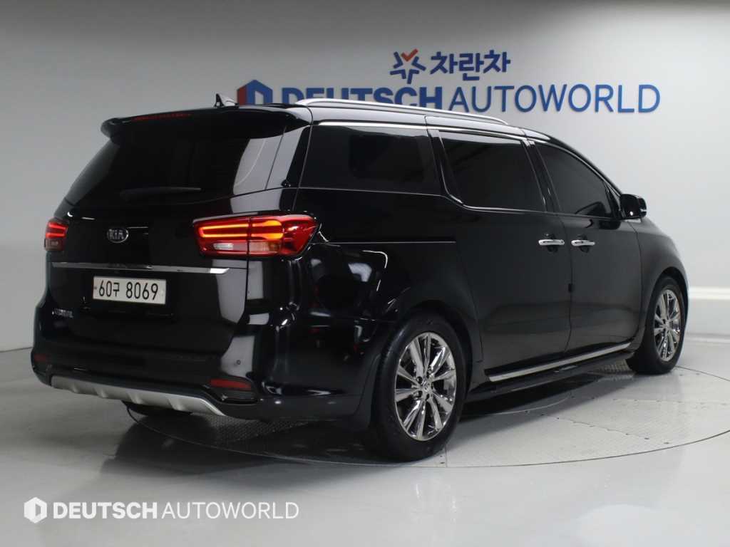 KIA Carnival - Vista 2