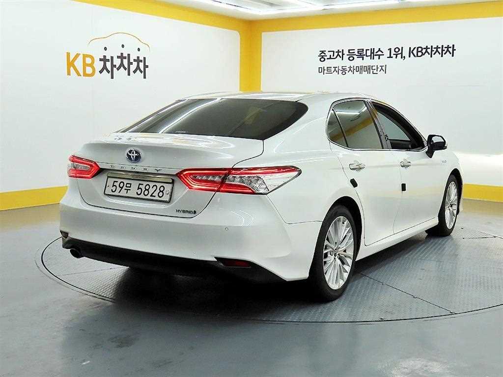 Toyota Camry - Vista 4