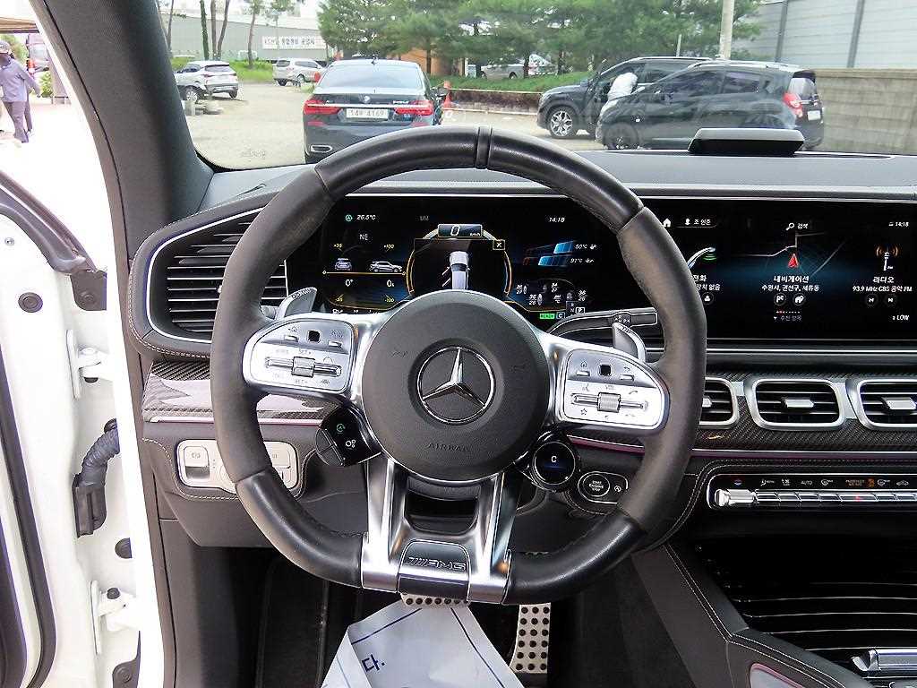 Mercedes Benz GLE Class - Vista 8