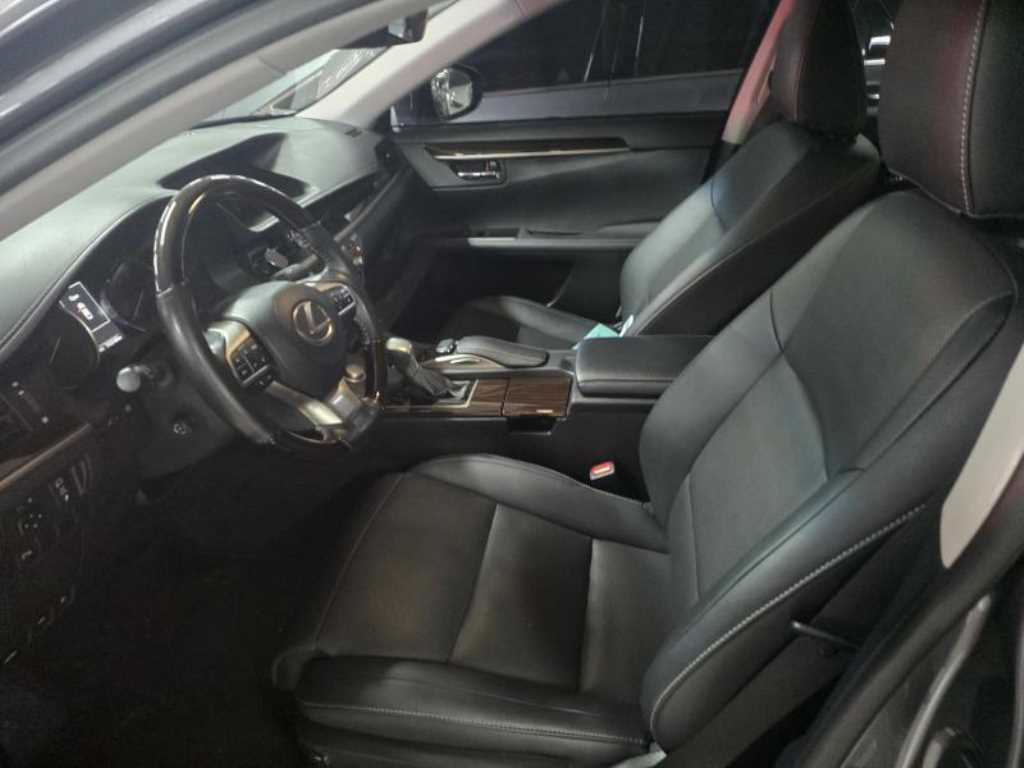 Lexus ES - Vista 5