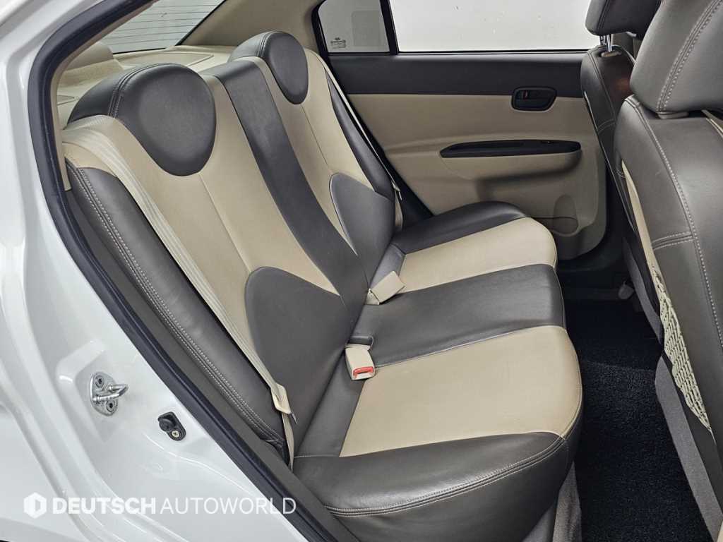HYUNDAI Verna - Vista 12