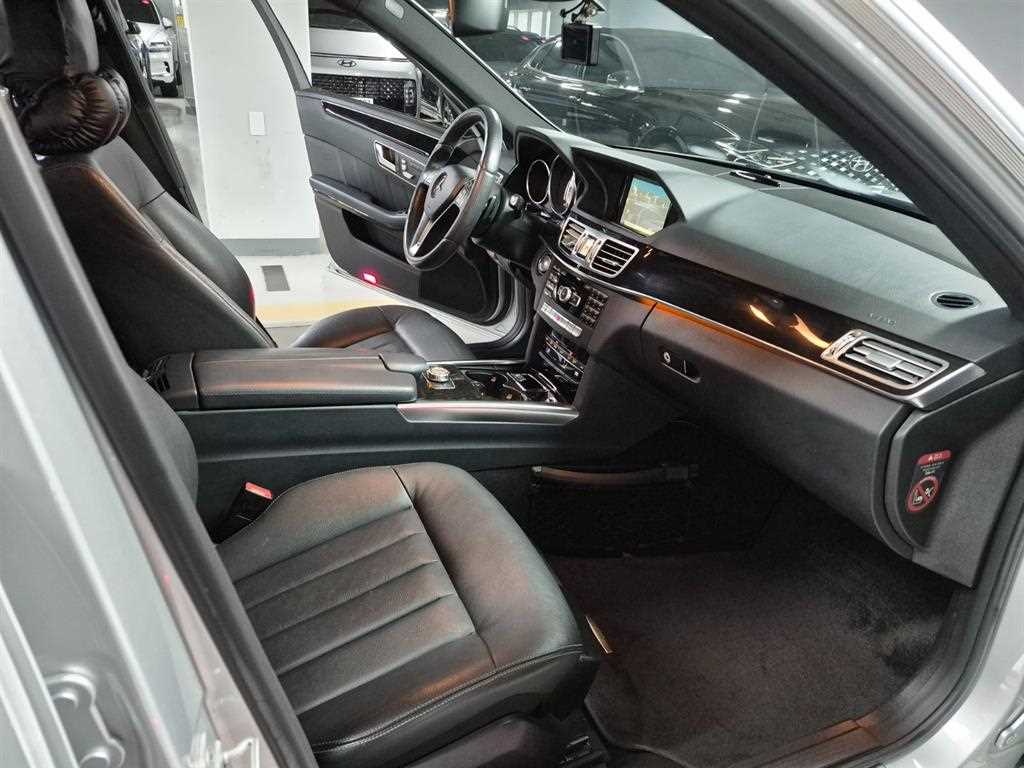 Mercedes Benz E class - Vista 9