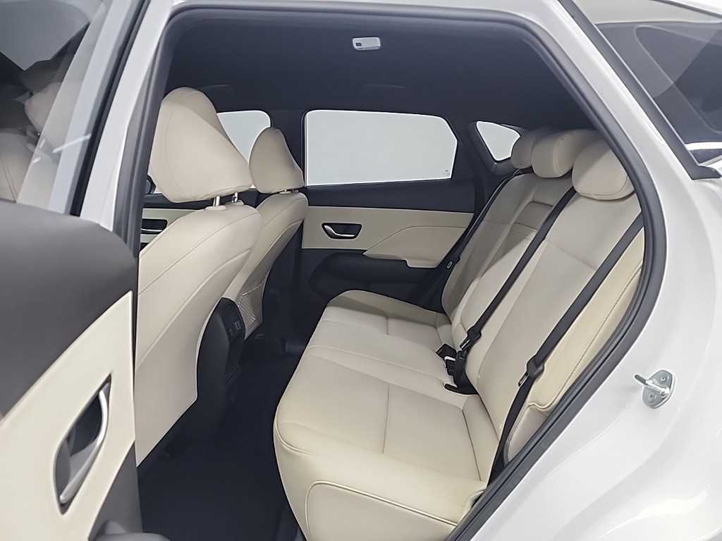 HYUNDAI Kona - Vista 12