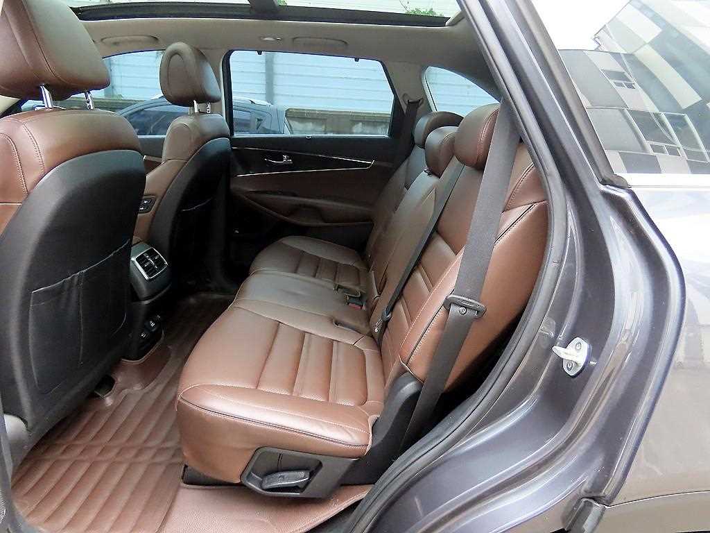 KIA Sorento - Vista 6