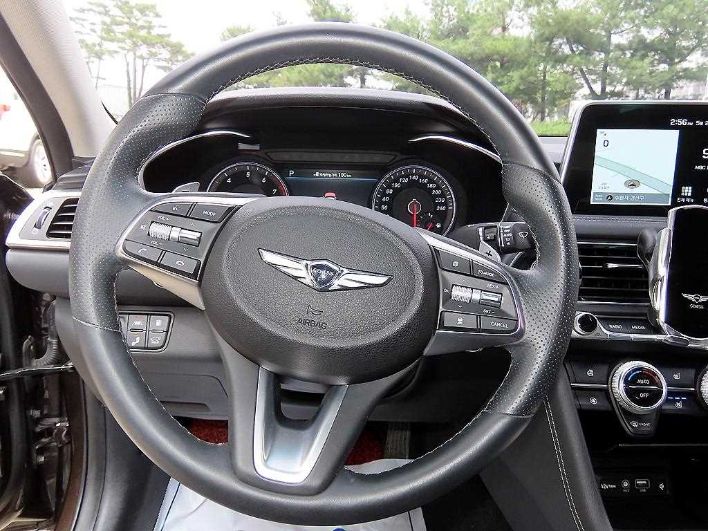 Genesis G70 - Vista 8