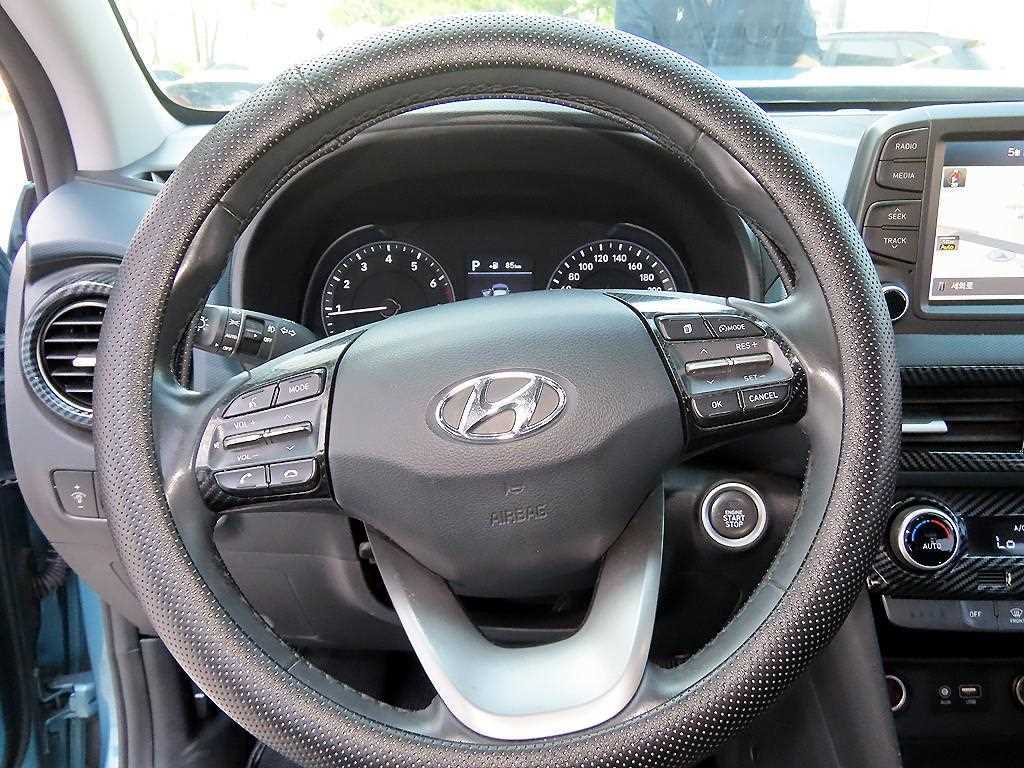 HYUNDAI Kona - Vista 8