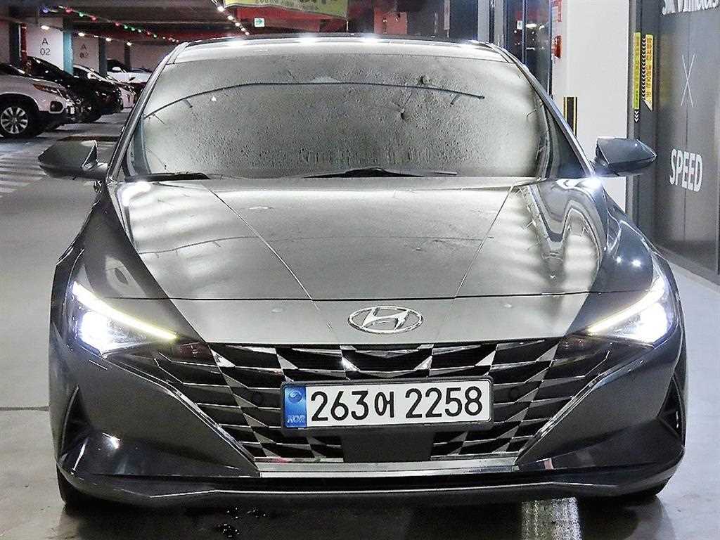 HYUNDAI Avante - Vista 2