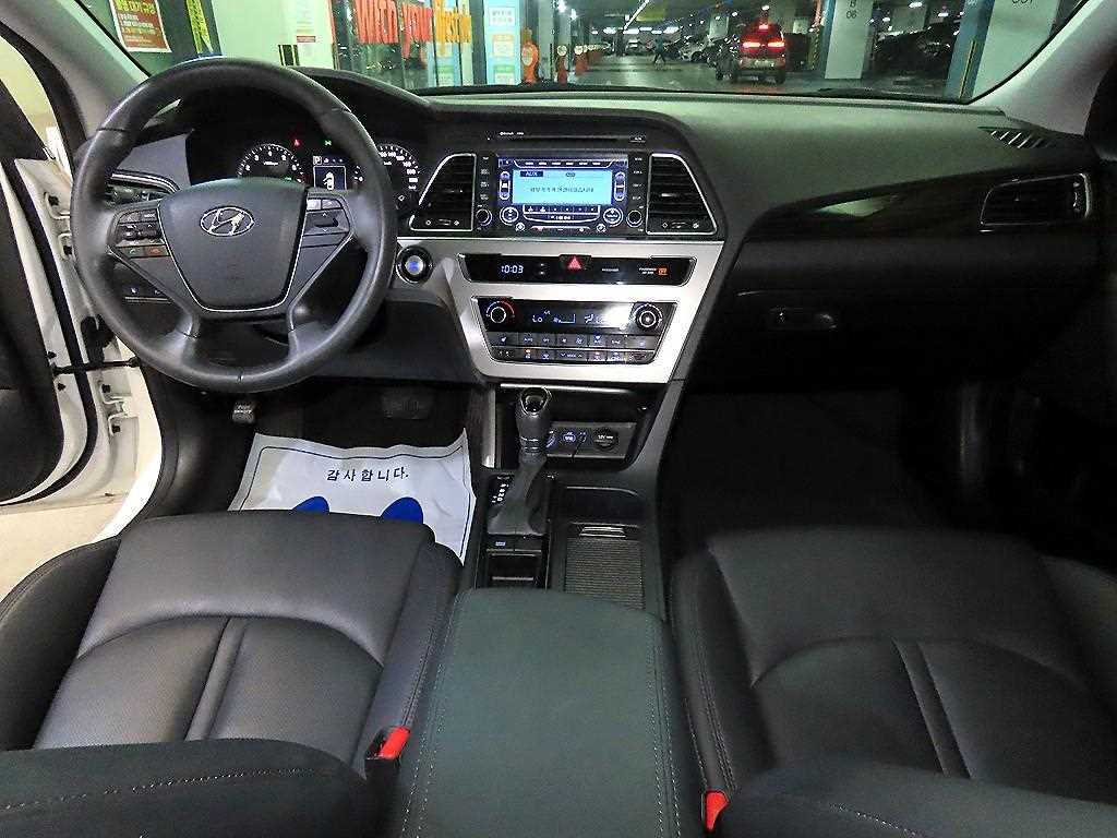 HYUNDAI Sonata - Vista 10