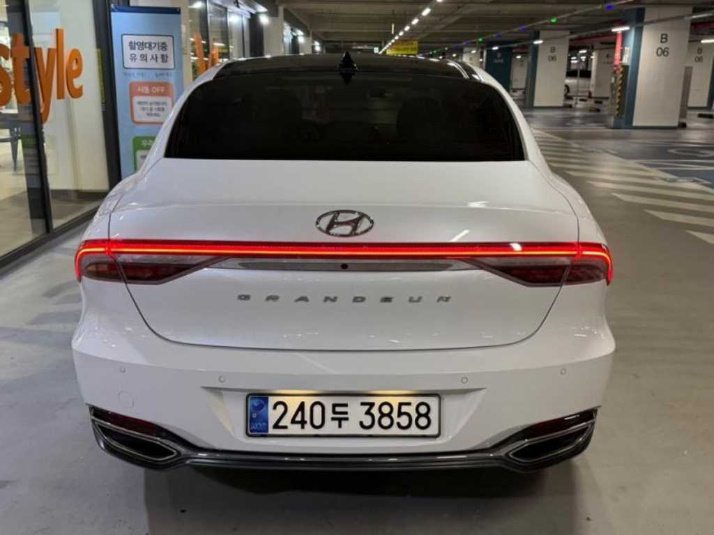 HYUNDAI Grandeur - Vista 6