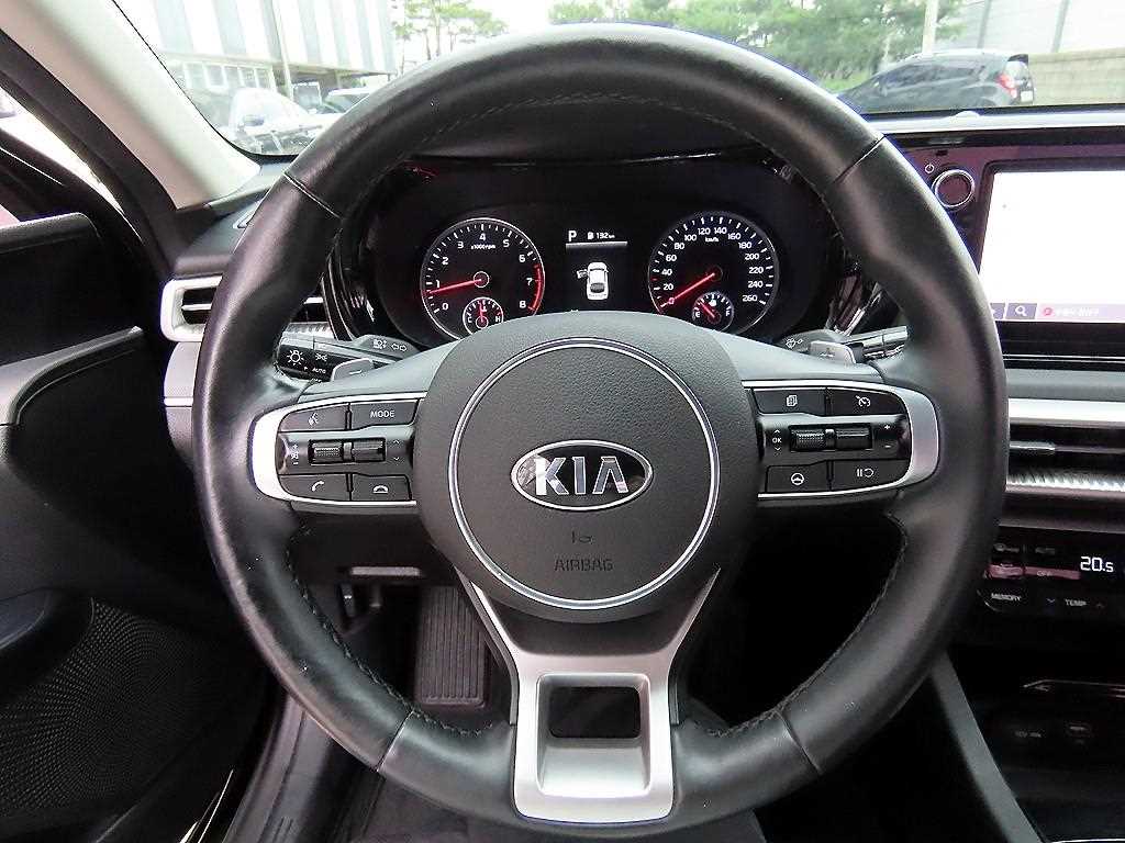 KIA K5 - Vista 8