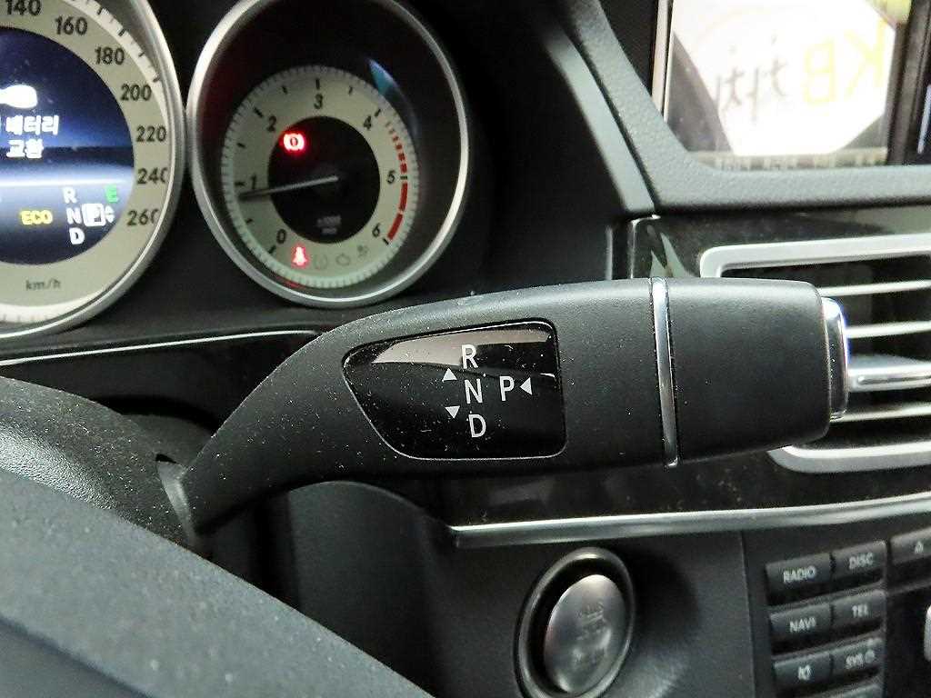 Mercedes Benz E class - Vista 10