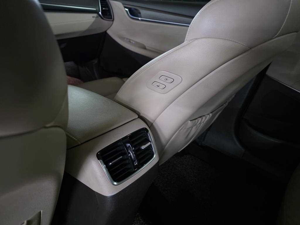 HYUNDAI Grandeur - Vista 9