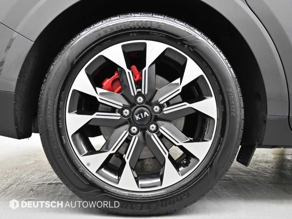 KIA Carnival - Vista 5