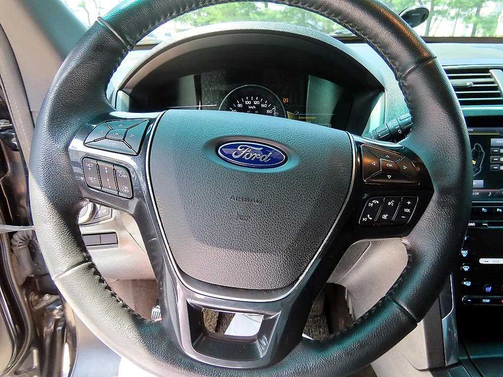 Ford Explorer - Vista 8