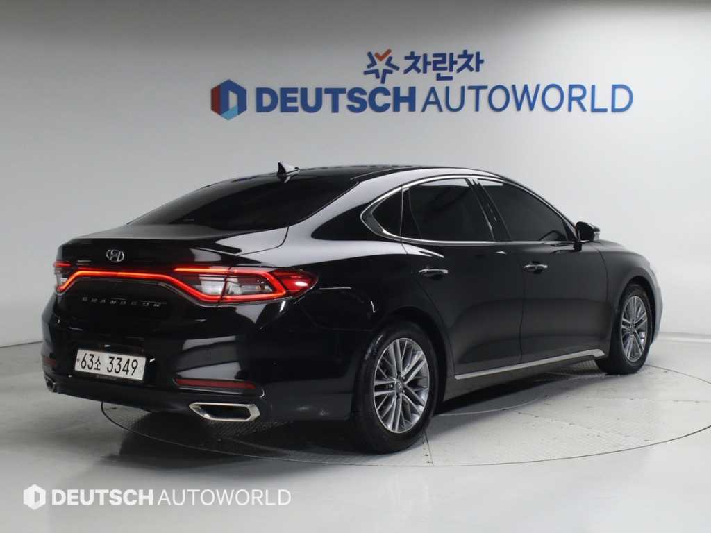 HYUNDAI Grandeur - Vista 4