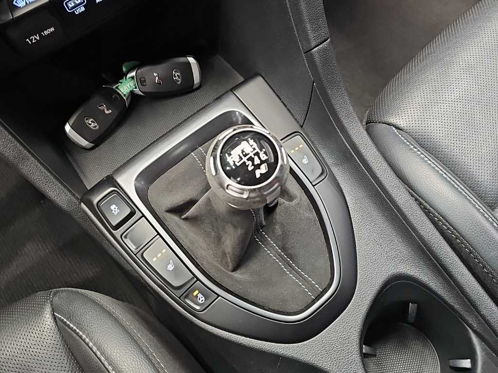 HYUNDAI Veloster - Vista 8