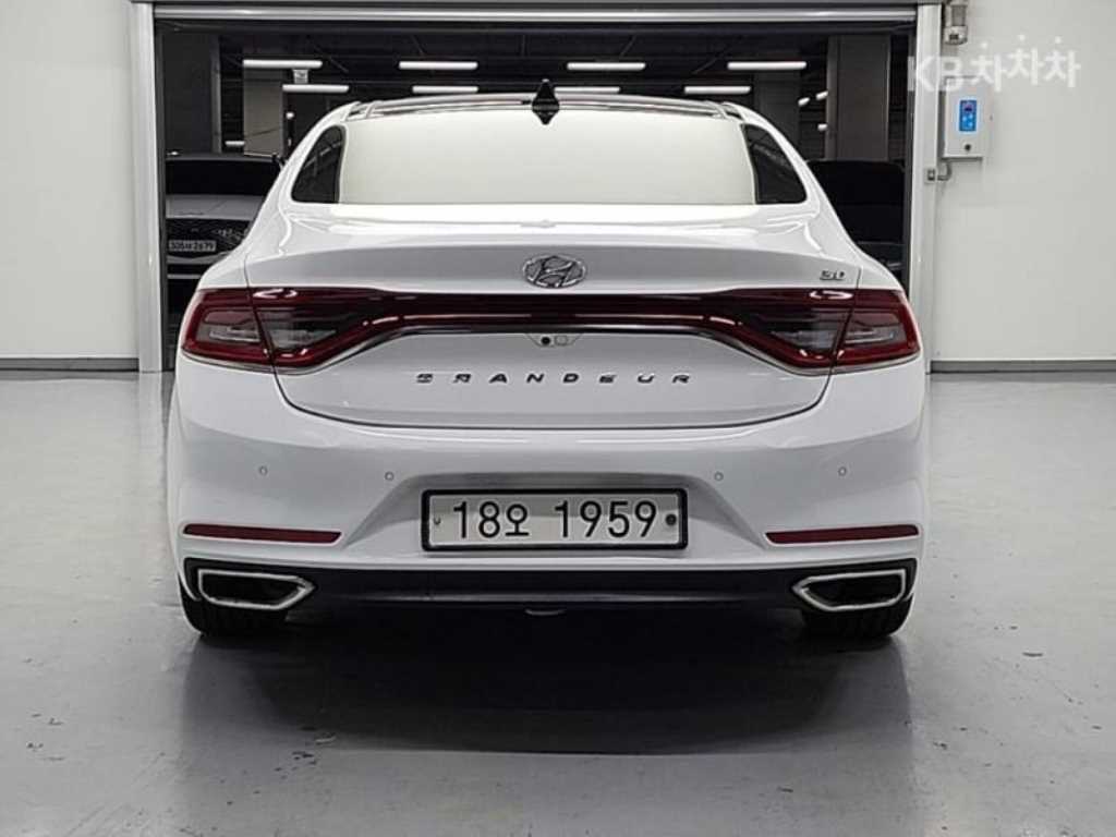 HYUNDAI Grandeur - Vista 3