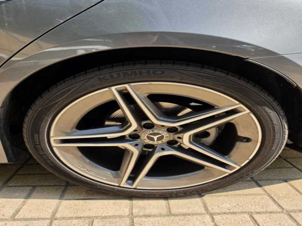 Mercedes Benz CLS Class - Vista 8