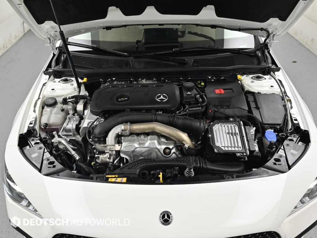 Mercedes Benz GLA Class - Vista 6