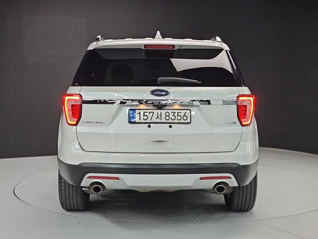 Ford Explorer - Vista 3