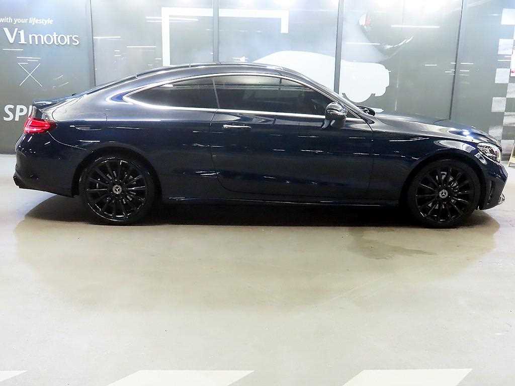 Mercedes Benz C Class - Vista 3