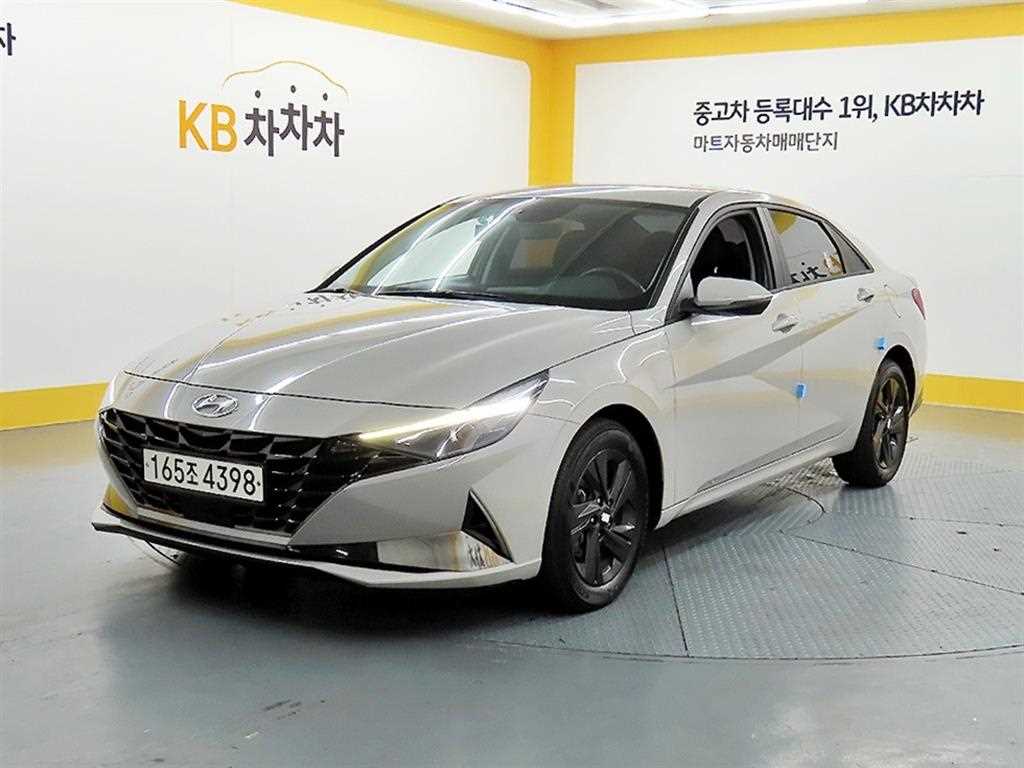 HYUNDAI Avante - Vista 2