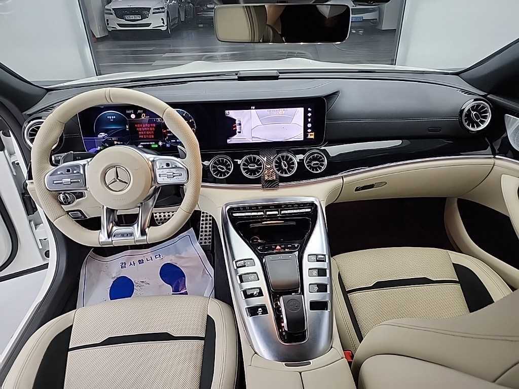 Mercedes Benz AMG GT - Vista 7